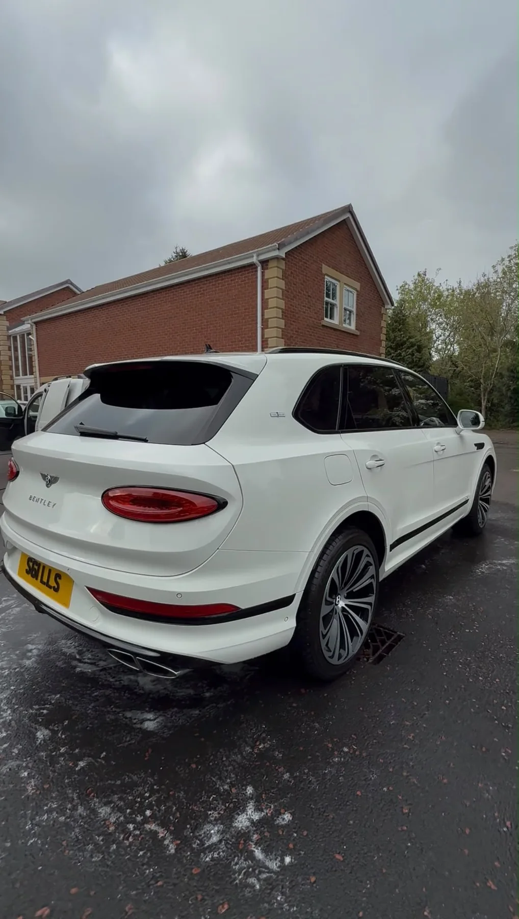 White luxury SUV after mobile detailing